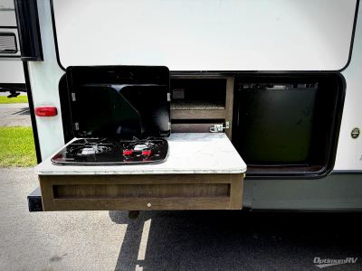 2020 Dutchmen Coleman Light — photo 17 view