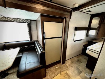 2020 Dutchmen Coleman Light — photo 9 view