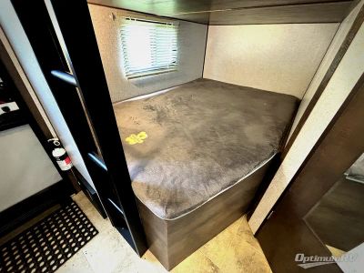 2020 Dutchmen Coleman Light — photo 14 view
