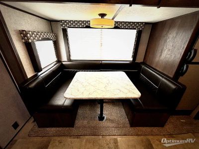2020 Dutchmen Coleman Light — photo 10 view