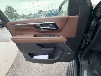 2026 Chevrolet Suburban — photo 38 view