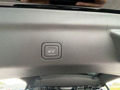 2026 Chevrolet Suburban — photo 15 view