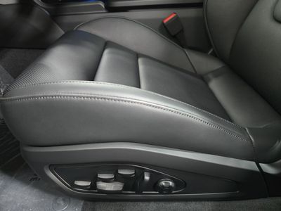 2026 Porsche Taycan - Photo 23