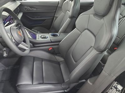 2026 Porsche Taycan - Photo 5