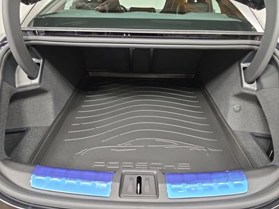 2026 Porsche Taycan - Photo 25