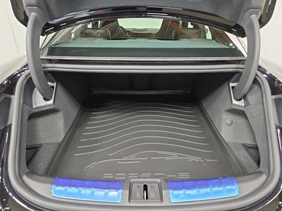 2026 Porsche Taycan - Photo 31
