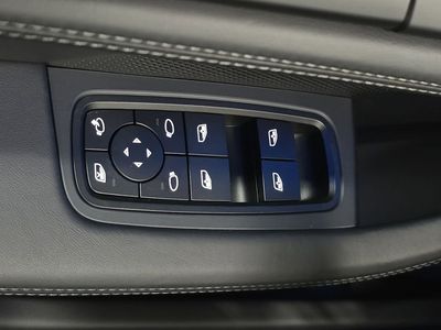 2026 Porsche Taycan - Photo 21