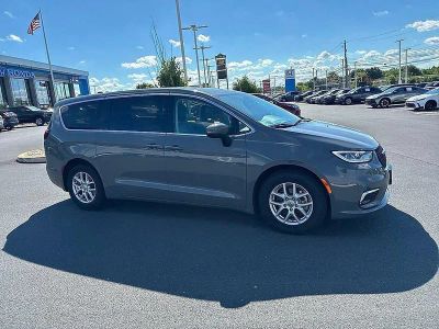 2023 Chrysler Pacifica — rear three-quarter view