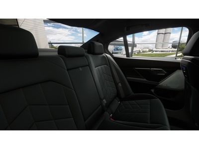 2026 BMW 5 Series - Photo 12