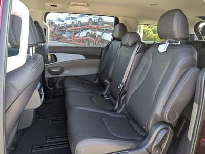 2026 Kia Carnival Hybrid - Photo 17