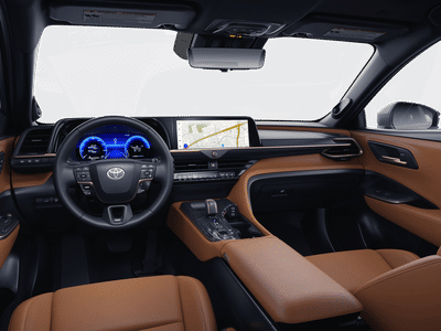 2026 Toyota Crown Signia - Photo 5