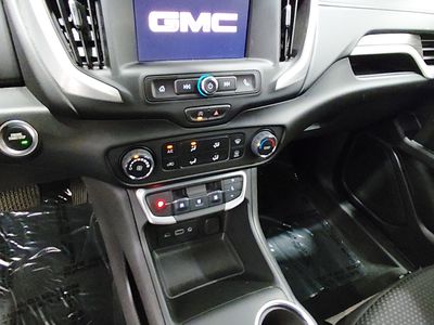 2024 GMC Terrain — photo 13 view