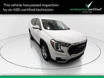 2024 GMC Terrain FWD 4dr SLE — front three-quarter view
