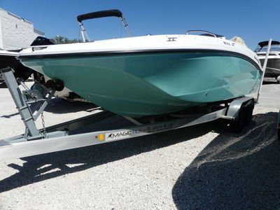 2025 Hurricane SunDeck Sport 218 OB - Photo 3