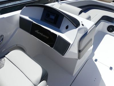 2025 Hurricane SunDeck Sport 218 OB - Photo 13