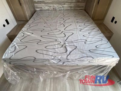 2025 Gulf Stream RV Kingsport Ultra Lite - Photo 26