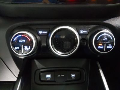2025 Hyundai Venue — photo 18 view