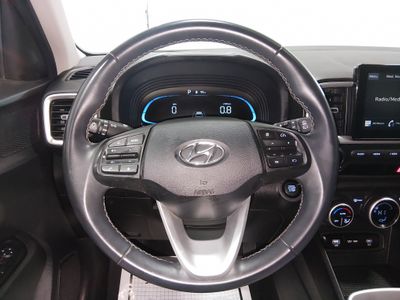 2025 Hyundai Venue — photo 12 view