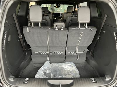 2026 Chrysler Pacifica — photo 12 view