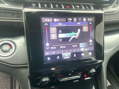 2021 Jeep Grand Cherokee L — photo 11 view