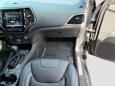 2019 Jeep Cherokee — photo 17 view