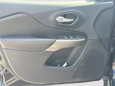 2019 Jeep Cherokee — photo 21 view