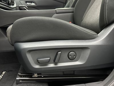 2025 Nissan Rogue - Photo 11