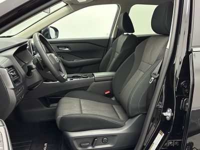 2025 Nissan Rogue - Photo 12