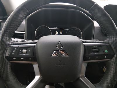 2023 Mitsubishi Outlander - Photo 12