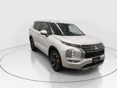 2023 Mitsubishi Outlander - Photo 1