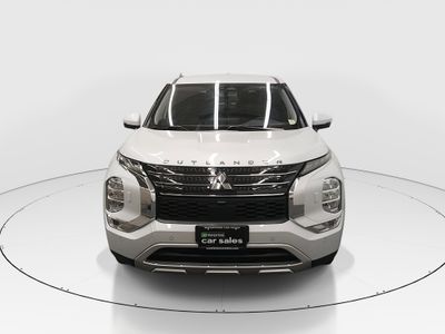 2023 Mitsubishi Outlander - Photo 2