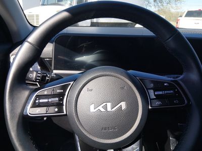 2025 Kia Seltos — photo 12 view