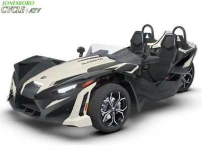 2026 Polaris Slingshot® R AutoDrive — front three-quarter view