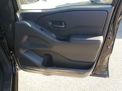 2026 Nissan Frontier — photo 31 view