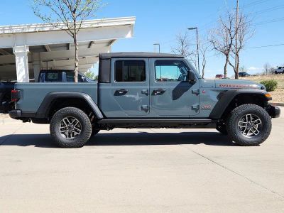 2026 Jeep Gladiator — side profile view