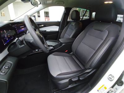 2025 Chevrolet Trax — photo 23 view