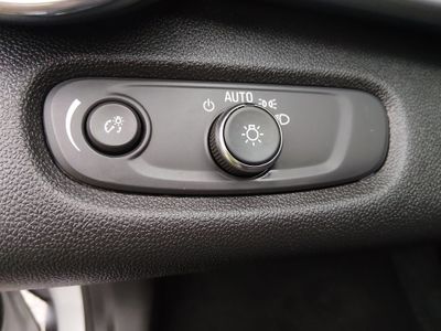2025 Chevrolet Trax — photo 21 view