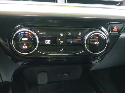 2025 Chevrolet Trax — photo 15 view