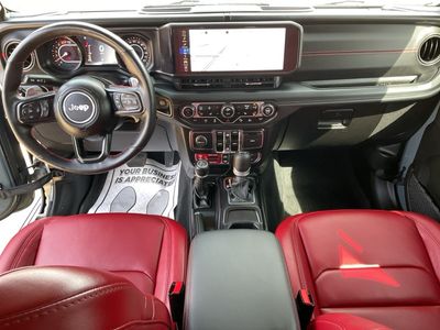 2024 Jeep Wrangler — photo 12 view
