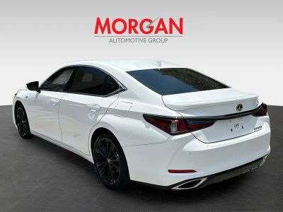 2024 Lexus ES — detail view