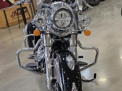 2026 Indian Motorcycle Springfield Nara Bronze Metallic / Black Metallic - Photo 10