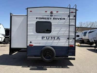 2025 Palomino Puma - Photo 2