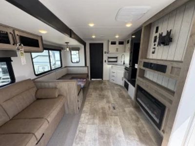 2025 Palomino Puma - Photo 31