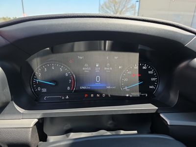 2022 Ford Explorer — photo 10 view
