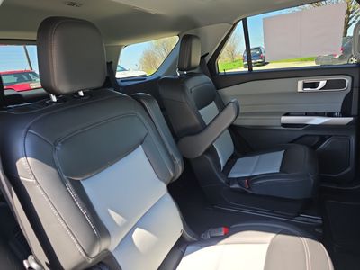 2022 Ford Explorer — photo 14 view