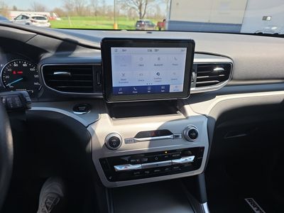 2022 Ford Explorer — photo 11 view