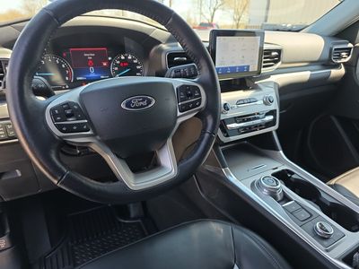 2022 Ford Explorer — photo 12 view