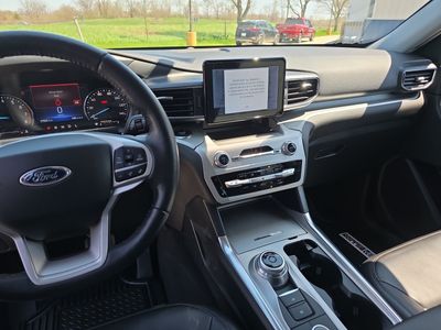 2022 Ford Explorer — photo 13 view