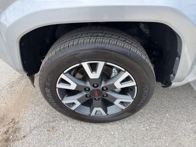 2025 Toyota 4Runner - Photo 2