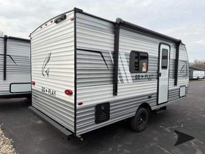 2026 Wayfinder RV Go Play — rear three-quarter view
